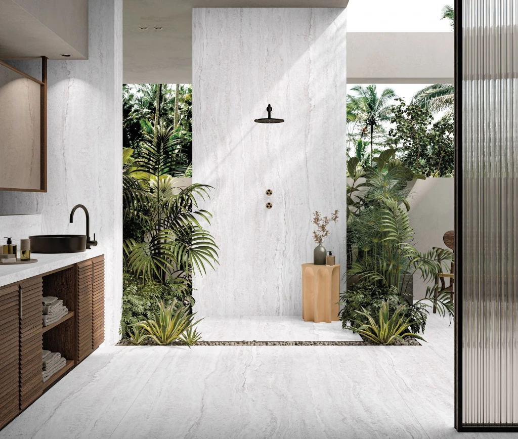 AMB_TRAVERTINO_WHITE_DOCCIA_OUT-scaled.webp