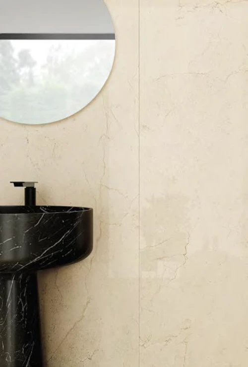 crema-marfil-marble-porcelain-stoneware-ambiente.webp